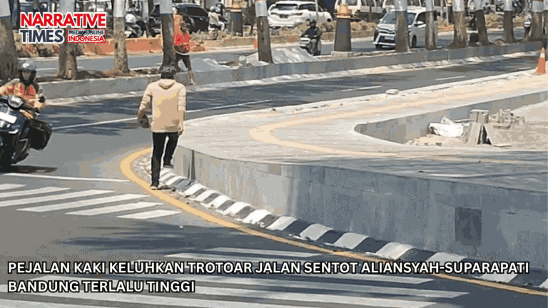 Pejalan Kaki Keluhkan Trotoar Jalan Sentot Aliansyah-Suparapati Bandung Terlalu Tinggi